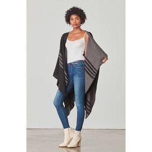 NWT BB Dakota Poncho